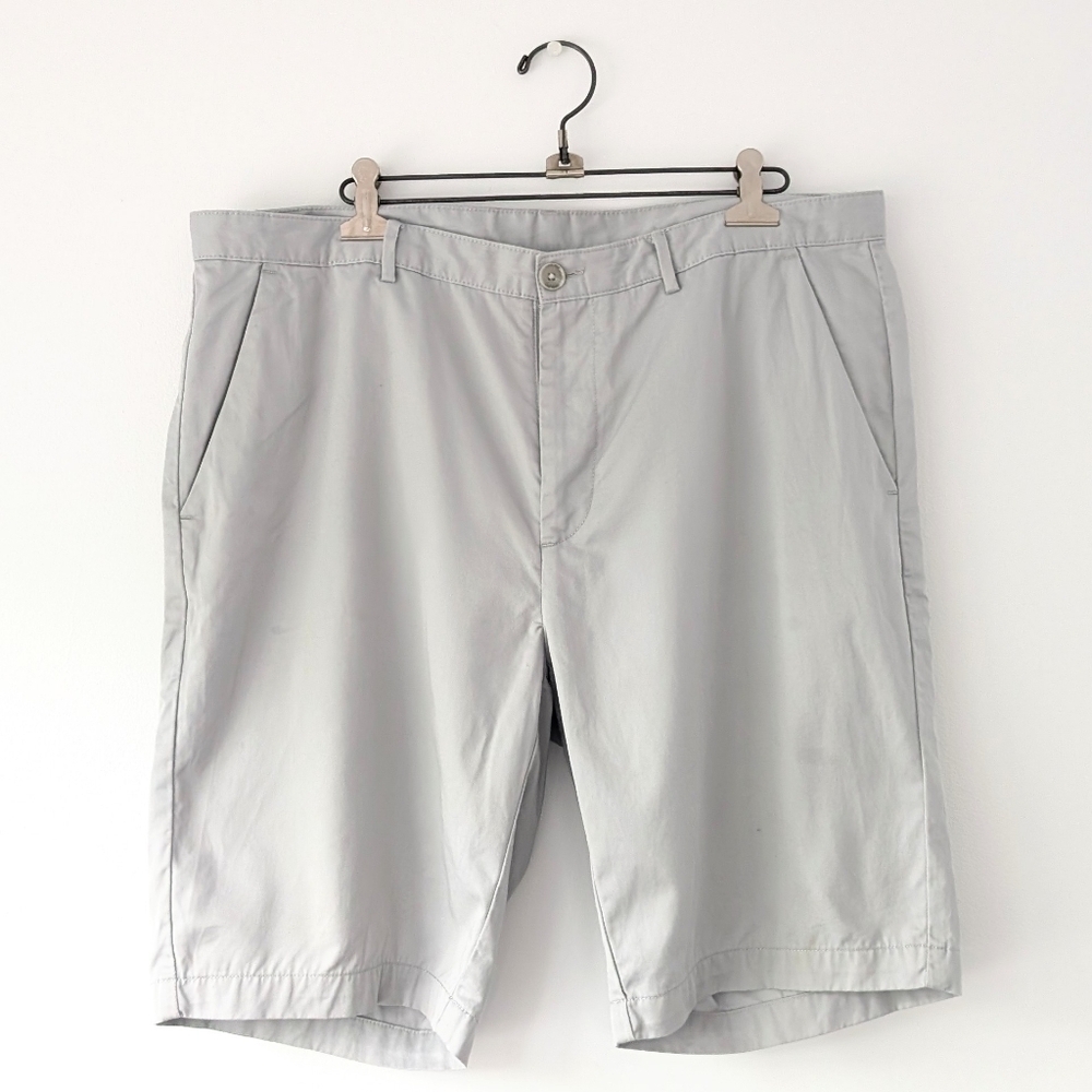 Calvin Klein Men's Light Beige Flat Front Shorts ~ Size 36